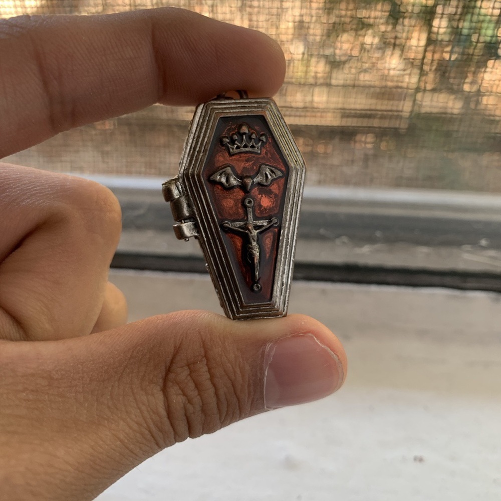 Coffin necklace